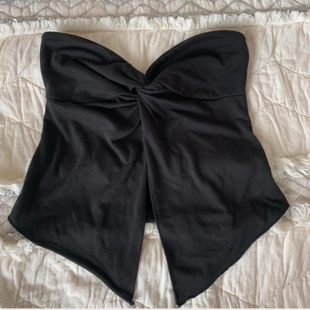 Black Strapless Twist-front Top
